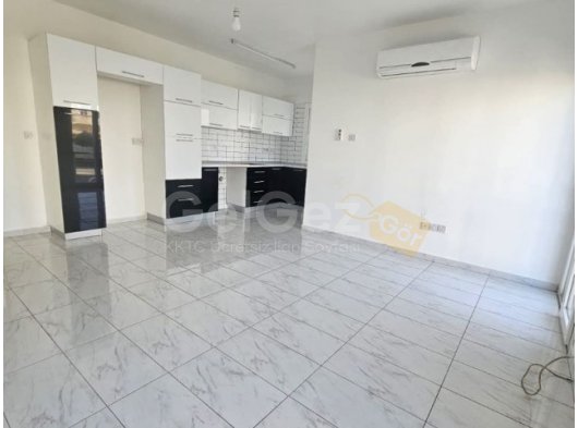 Yenilenmiş tadilatlı zemin üstü 3+1 Türk malı daire