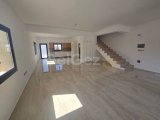 GENİŞ SALONU, ÖNÜ VE ARKASI BAHÇELİ TÜRK KOÇANLI 3+1 İKİZ VİLLA