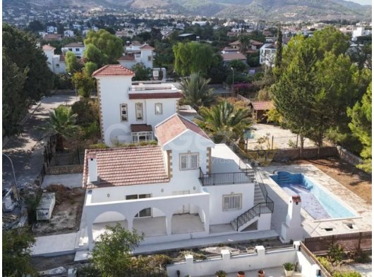 Özel havuzlu müstakil villa denize 2dk mesafede %50 peşinat 48 ay faizsiz vade imkanı ile