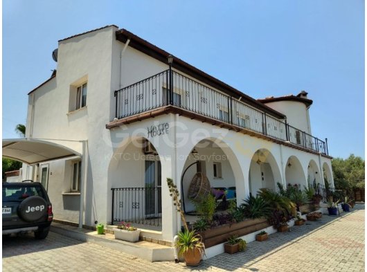 Özel havuzlu Muhteşem deniz ve dağ manzaralı 4 yatak odalı müstakil villa