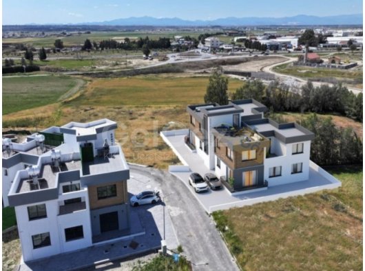 GÖNYELİ'DE NEZİH KONUMDA GENİŞ LÜKS ÜSTÜ TERASLI TÜRK KOÇANLI DAİRE