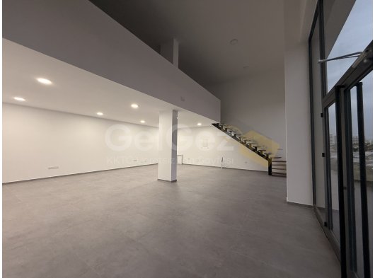 İSKELE BOĞAZ FOUR VISION SİTESİ GİRİŞİ 150m2 KÖŞE KONUM !! ARAÇ TAKASINA UYGUN!! SATILIK DÜKKAN - +905338641212