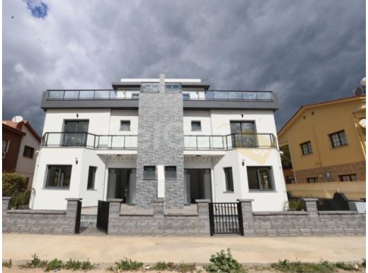 İskele Bahçeler’de 3+1 İkiz Villa