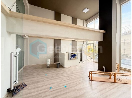 FİYAT DÜŞTÜ  Gazimağusa Karakol Bölgesi Sendeli 195m2 Ofis,Klinik,Güzellik Salonu olabilecek Satılık Dükkan - 05338641212