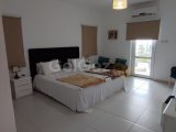 Girne Edremit'te Özel Havuzlu, Bahçeli 4+1 Villa Kiralama Fırsatı