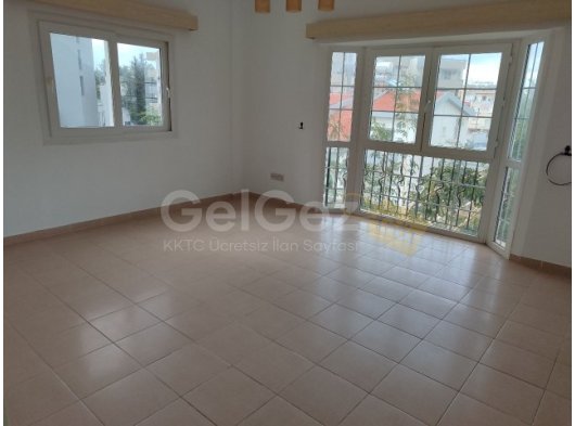 Girne Merkez'de Katta Tek 3+1 Kiralık Daire - Hemen Taşının!