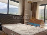 Girne Merkez'de Deniz ve Dağ Manzaralı 2+1 Penthouse Kiralık!