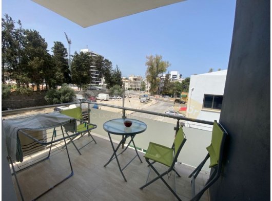 GİRNE MERKEZ'DE FIRSAT 2+1 SATILIK DAİRE...