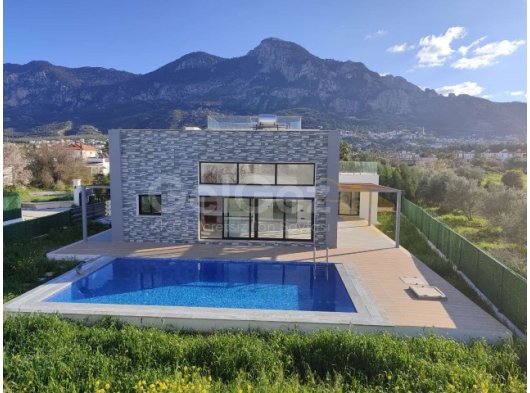 KARŞIYAKA'DA DENİZE YÜRÜME MESAFESİNDE 3+1 SON VİLLALAR