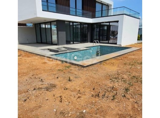 Mağusa Tuzla bölgesinde 3+1 Havuzlu Villa