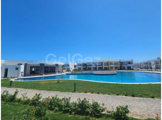 Yeniboğaziçinde bahçeli havuz manzaralı stüdyo daire