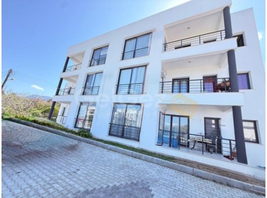 KIBRIS GİRNE ALSANCAK/LAPTA BÖLGESİNDE DENİZ MANZARALI TAPUSU HAZIR 3+1 SATILIK DAİRE