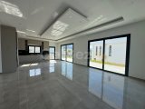 Girne Edremit'te Satılık Lüks Villa