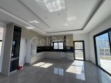 Girne Edremit'te Satılık Lüks Villa