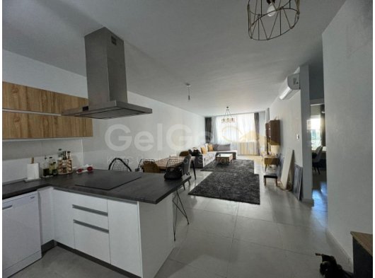 GİRNE MERKEZ HARİKA LOKASYON'DA DENİZE 300 METRE MESAFEDE FULL EŞYALI 2+1 DAİRE!!!