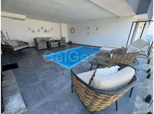 DENİZE ÇOK YAKIN MERKEZİ KONUM MANZARALI ÖZEL HAVUZLU FIRSAT 3+1 DAİRE!!!