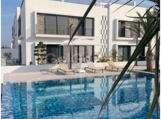 GİRNE ALSANCAK'DA PREMİUM PROJE İÇİNDE KİRALIK ÇOK GENİŞ PENTHPUSE DAİRE