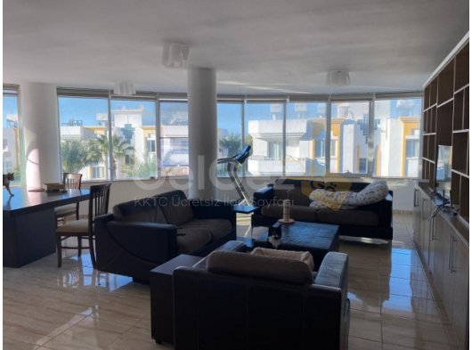 GİRNE MERKEZDE SATILIK TİCARİ VEYA KONUT 3+1 DAİRE