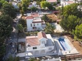 Girne Karşıyaka Bölgesinde Nezih Bölgede Tam Müsyakil Villa