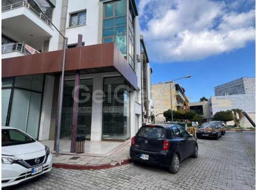 Girne Merkez Belediyeye Yakin Kiralık Sende Katli Bodrumlu 320 m2 Ticari İzinli Dükkân /2000 STG /+905391132605