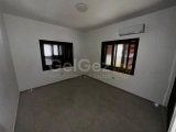 Girne Merkez Karaoğlanoğlu Caddesinde Kiralık 3+1 Müstakil Bahçeli Eşyasız Villa /1300 STG/+905391132605
