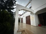 Girne Merkez Karaoğlanoğlu Caddesinde Kiralık 3+1 Müstakil Bahçeli Eşyasız Villa /1300 STG/+905391132605