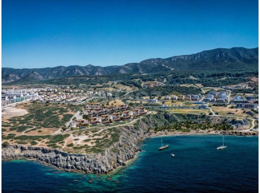 Kıbrıs Girne Esentepe'de Denize Sıfır Eşsiz Manzaralı Projede Satılık İki Katlı 3+1 Villalar