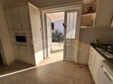 Girne, Zeytinlik bölgesinde satılık 8+2 villa