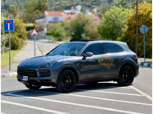 2021 Model Porsche Cayenne