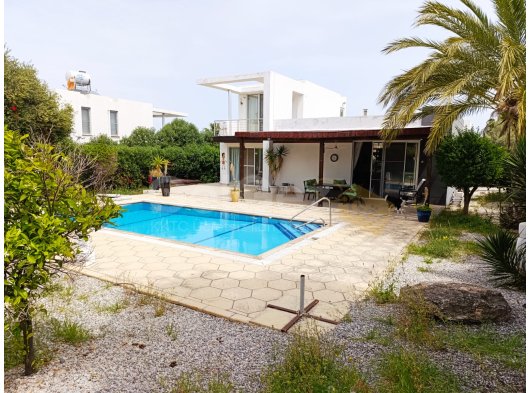 THREE BEDROOM MEDITERRANEAN VILLA ON A LARGE CORNER PLOT