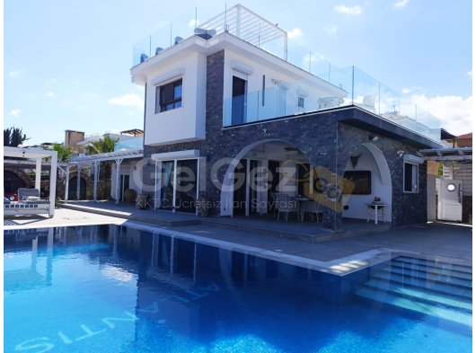 THREE BEDROOM MEDITERRANEAN SEASIDE VILLA