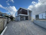 Girne Edremit Bölgesinde Özel Havuzlu Deniz Manzaralı 4+1 Lüks Villa