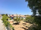 Girne ArapKöy de Geniş arazi içinde, Satılık Havuzlu müstakil Villa