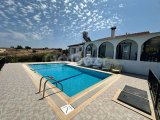 Girne ArapKöy de Geniş arazi içinde, Satılık Havuzlu müstakil Villa