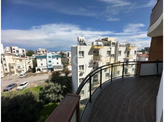 Girne Merkezde Site İçerisinde 2+1 Kiralık Daire