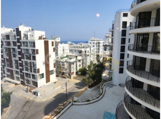 Girne şehir merkezindeki geniş stüdyo (1+0) Satılık