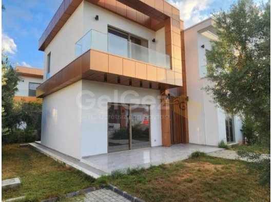 Ozanköy ile BellaPais Arasında Muhteşem Konumda 3+1 EN SÜİT SATILIK Villa