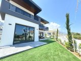 Girne Alsancak'ta Satılık 4 1 Villalar, 5 Peşinat Kalan 36 Ay Taksit