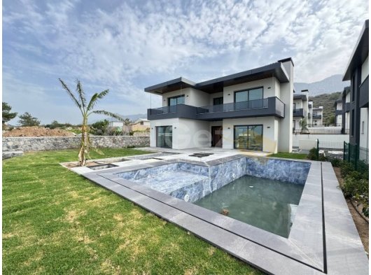 ALSANCAK’TA SATILIK 4+1 HAVUZLU DENİZ MANZARALI VİLLA