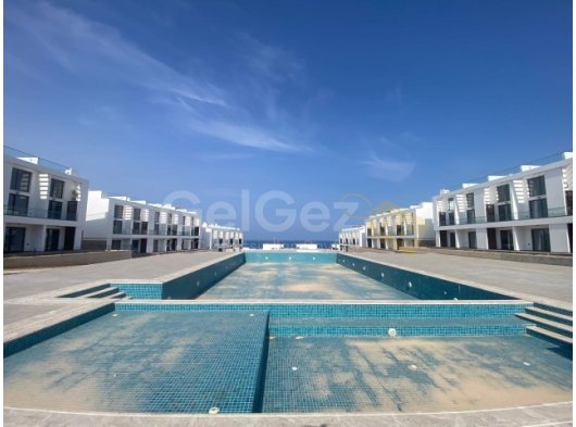 Acil Satılık | Deniz Manzaralı Bahçe Katı Resale Daire – C’est La Vie