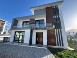 Çatalköyde’de Kiralık 4+1 Havuzlu Deniz ve Dağ Manzaralı Modern Villa (Cratos oteli yanı Denize 50 metre mesafe)