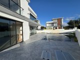 Çatalköyde’de Kiralık 4+1 Havuzlu Deniz ve Dağ Manzaralı Modern Villa (Cratos oteli yanı Denize 50 metre mesafe)