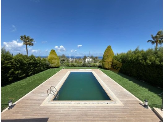 ÇATALKÖYDE KİRALIK 4+1 HAVUZLU FULL DENİZ MANZARALI MÜSTAKİL VİLLA