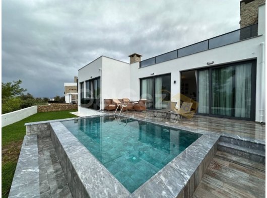 GİRNE ESENTEPE’DE SATILIK 3+1 MÜSTAKİL EV – ORMAN VE DENİZ MANZARALI