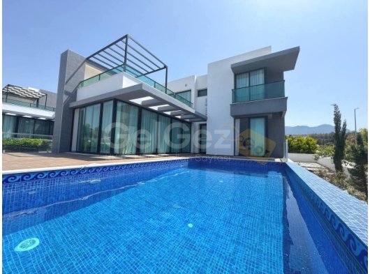 ESENTEPE DE FULL DENİZ MANZARALI SATILIK 3+1 VİLLA...YARISINI PEŞİN ÖDE KALANI 12 AY TAKSİT