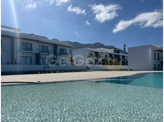 GİRNE AMERİKAN ÜNİVERSİTE YANI HAVUZLU SİTE İÇİNDE KİRALIK 1+1 SIFIR DAİRE-DENİZ MANZARALI