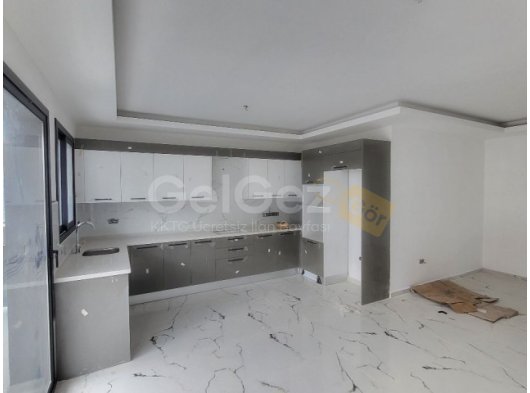 Küçük kaymaklı’da satılık 3 + 1 daire .