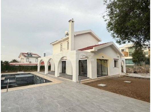 Girne Doğanköy bölgesinde Kiralık 4+1 Villa