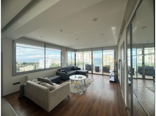 Girne merkezde Lord Palace Casino Yakını Deniz Manzaralı Penthouse