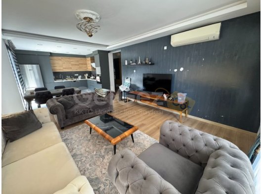 Girne merkezde Lord Palace Casino yakınında havuzlu site içerisinde kiralık 3+1 en suit daire